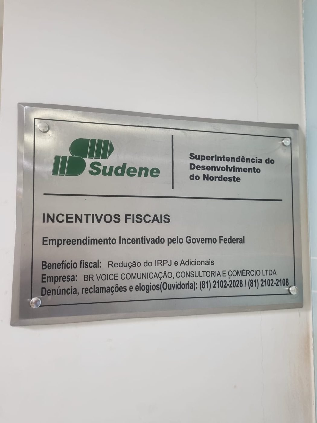 Placa SUDENE em aco inox escovado resistente a maresia fabricada pela Belplac