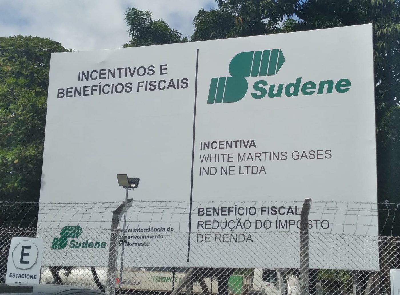 Placa SUDENE fabricada pela Belplac para empresa em Recife